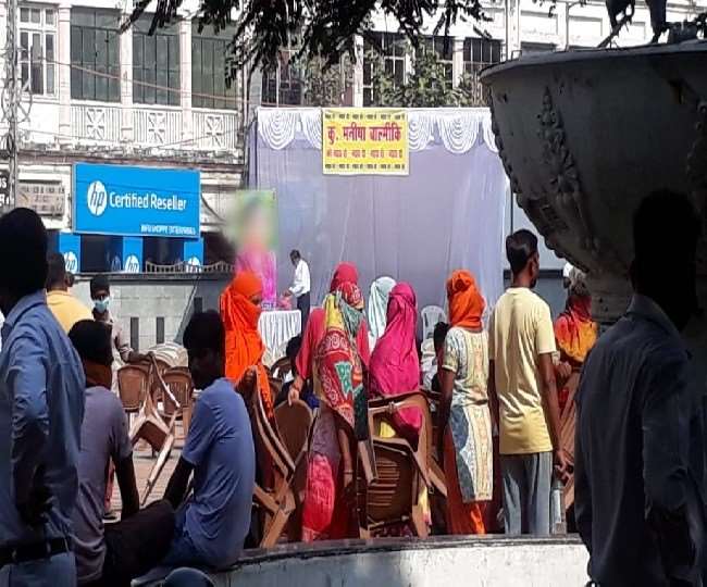 Hathras Case update cleaners gathered to tribute Hathras victim in lucknow