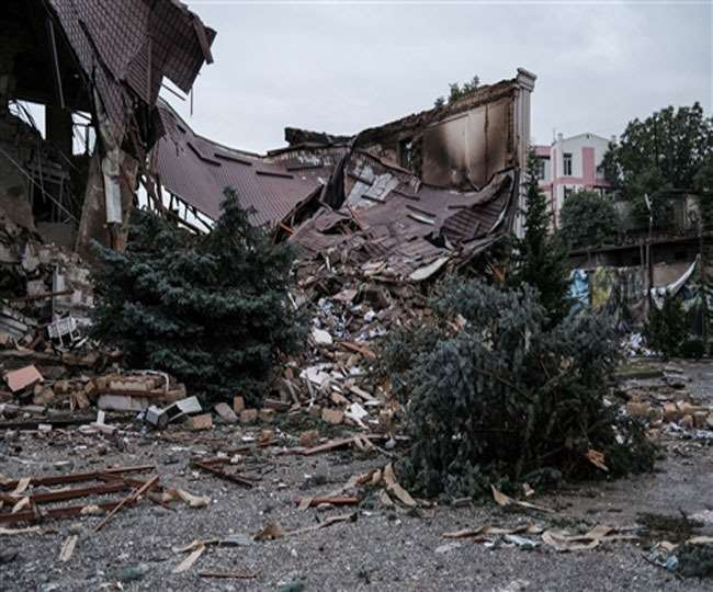 अजरबैजान और अर्मेनिया में चल रहे युद्ध के दौरान क्षतिग्रस्त भवन। (फाइल फोटो)