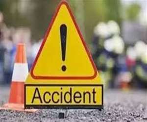 ट्रक की चपेट में आने से युवती की मौत। प्रतीकात्मक तस्वीर