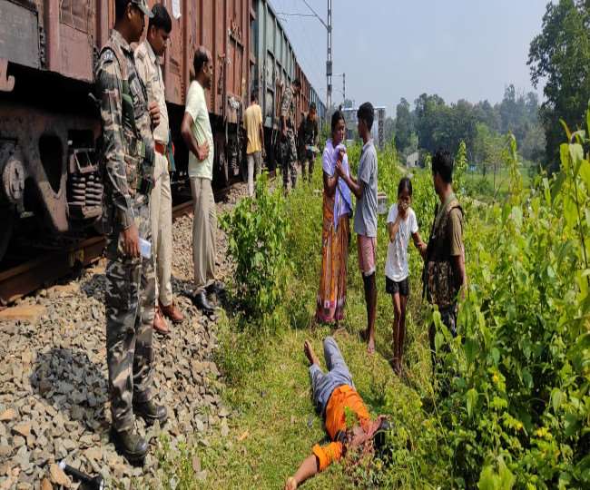 https://www.jagranimages.com/images/newimg/06102021/06_10_2021-ckp_accident_22087959.jpg