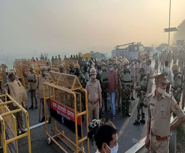 ncr barricading at kgp expressway to prevent agitators from entering up
