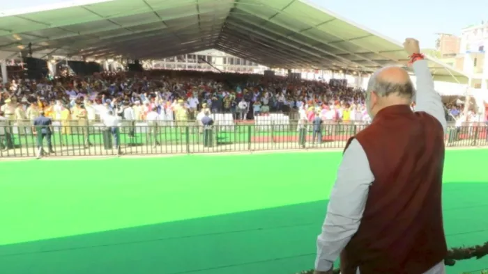 भीड़ देख गृहमंत्री अमित शाह और उपराज्यपाल मनोज सिन्हा भी हैरान रह गए।