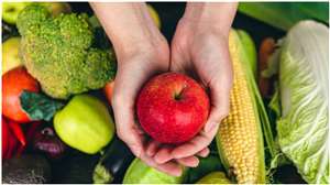 Apples in Diabetes: क्या डायबिटीज़ के मरीजों को सेब खाना चाहिए?