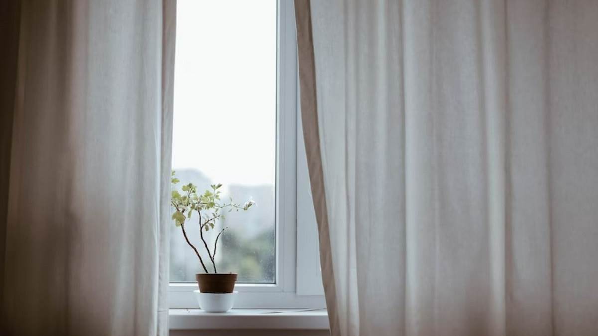 Best Curtains On Diwali 2022 Cover Image Source: Unsplash