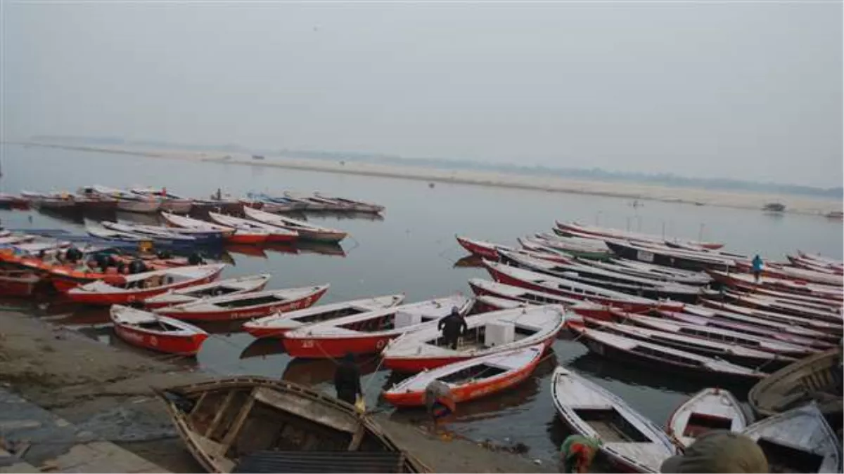 गंगा में अब सीएनजी और हाथ वाली नाव ही चलेंगी, वाराणसी नगर निगम ने पर्यावरण संरक्षण की दृष्टि से उठाया कदम