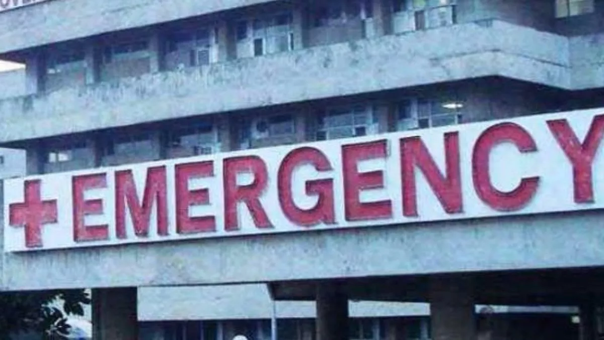 Agra News: आगरा में 52 अस्पतालाें को आग बुझाने के इंतजाम न होने पर चिन्हित किया गया है।