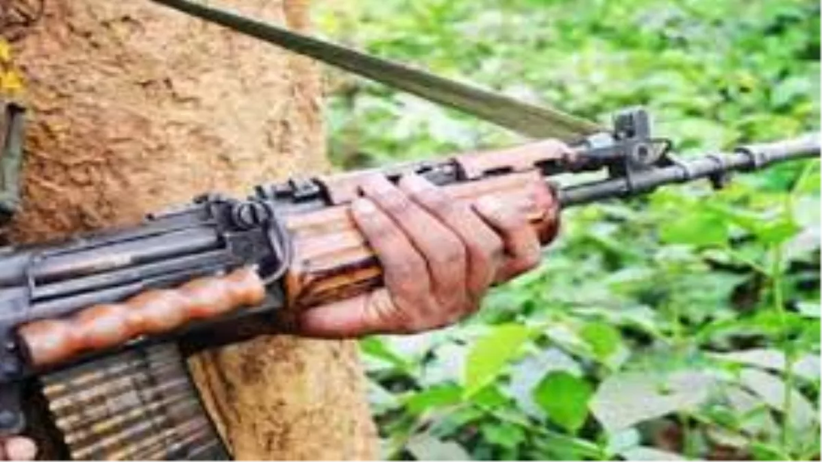 Saraikela News : सरायकेला के कुचाई में हथियार के साथ अनल दस्ता का माओवादी गिरफ्तार