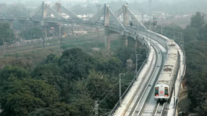 दिल्ली मेट्रो के ब्लू लाइन कारिडोर पर फिर आई परेशानी। फाइल फोटो साभार डीएमआरसी