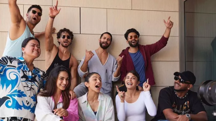 एक साथ नजर आए ये फिल्मी सितारे (Photo Credit-Instagram