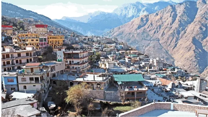 Joshimath: जोशीमठ का रोडमैप तैयार, आपदा से संवारने में जुटे प्रशासन के कदम; रोप वे सहित मिलेंगी कईं सुविधाएं
