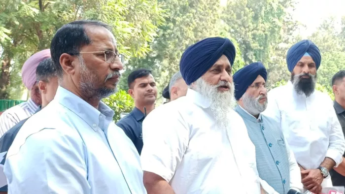SAD ने राज्यपाल को सौंपा मांग पत्र