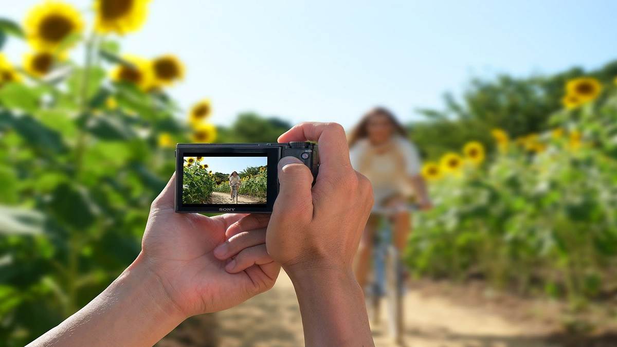अमेज़न ग्रेट इंडियन फेस्टिवल से पहले Sony Camera की कीमत अब लाखों नहीं हजारों में हुई, लगी है ऑफर्स की भरमार