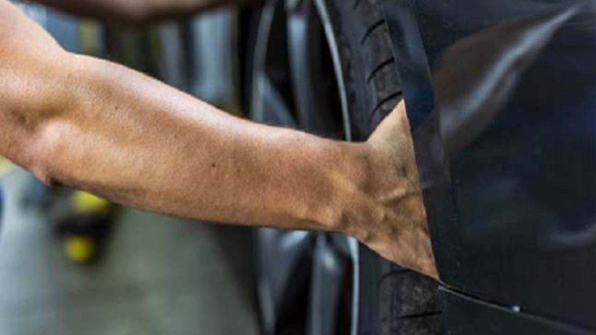 https://www.jagranimages.com/images/newimg/06102023/06_10_2023-tyre__23548997.jpg