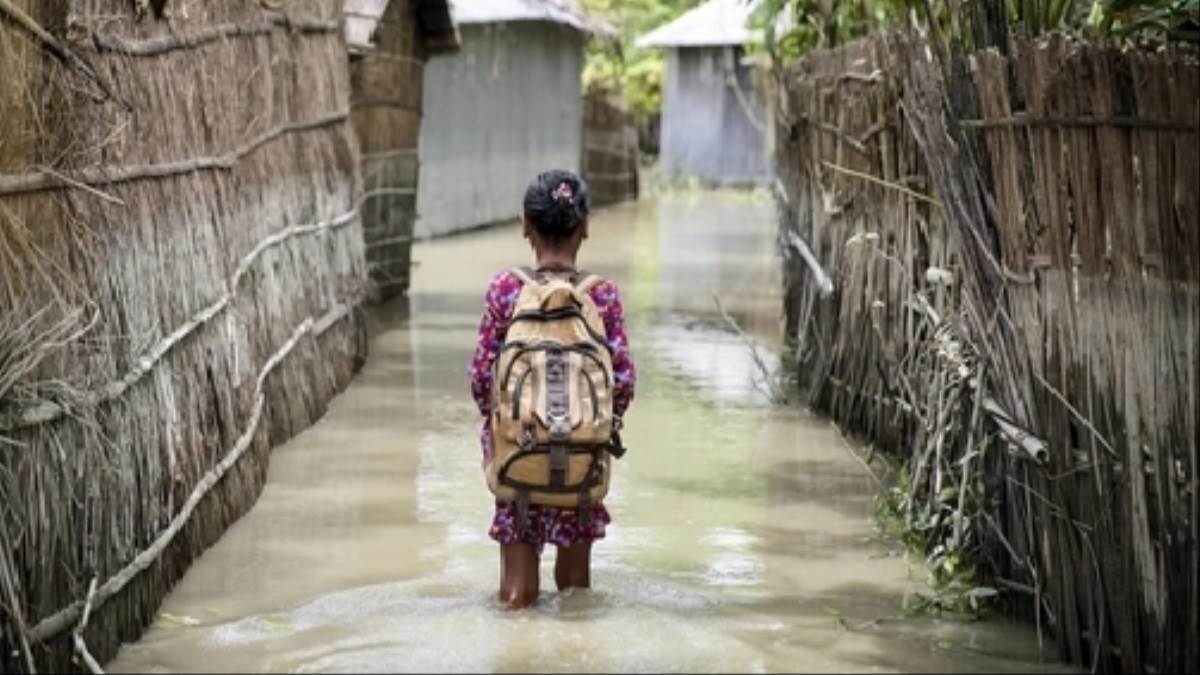 unicef reports says more than 4 3 crore children displaced from 44 countries due to climate change