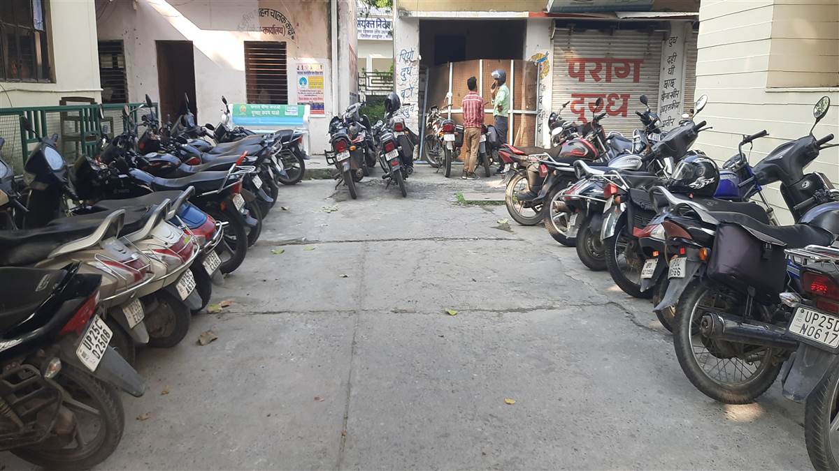 bareilly city news fake vehicle stand operating at vikas bhawan