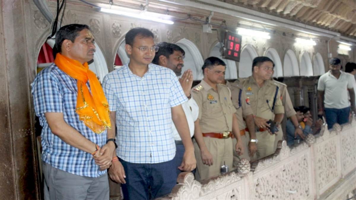 banke bihari temple vrindavan clash over sharad purnima darshan