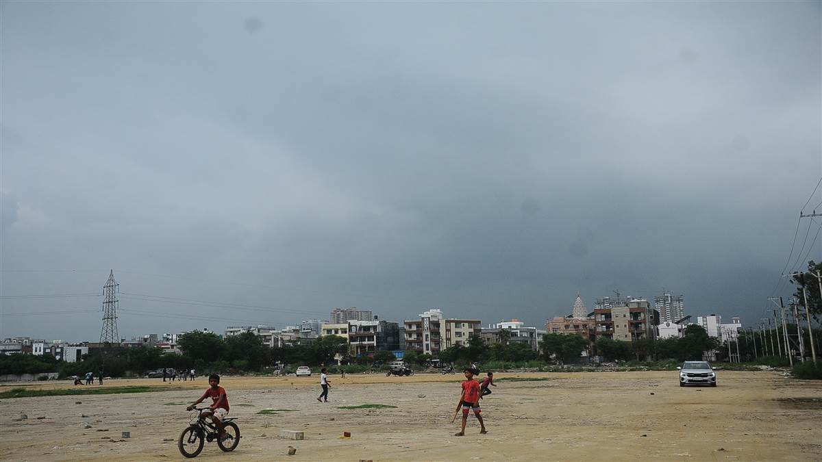 ncr rain cools city temperature drops by 7 degrees weather report ncr