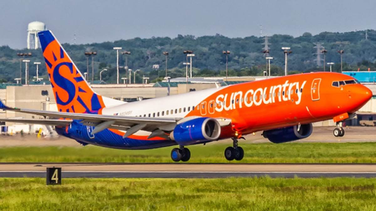 sun country flight diverted after passengers bizarre outburst