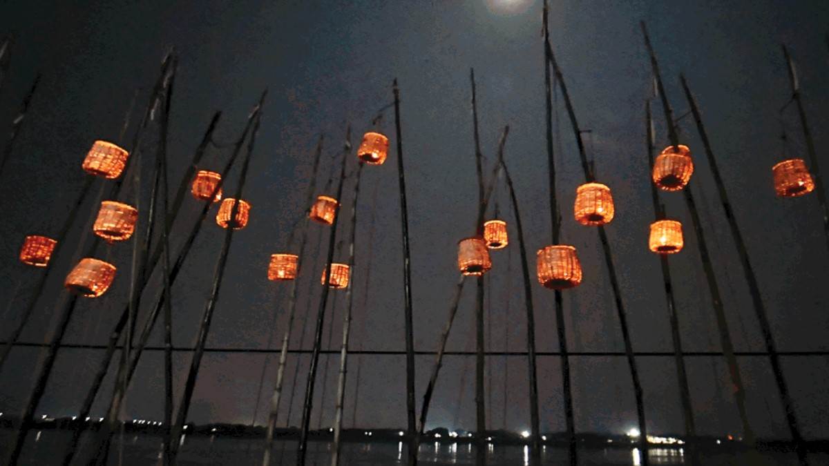 varanasi akashdeep tribute to martyrs at dashashwamedh ghat