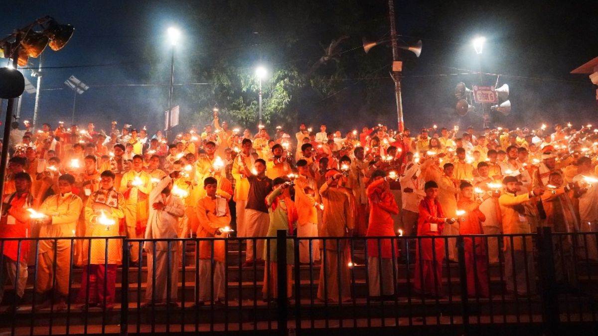 ayodhya deepotsav 2025 grand saryu maha aarti and new records