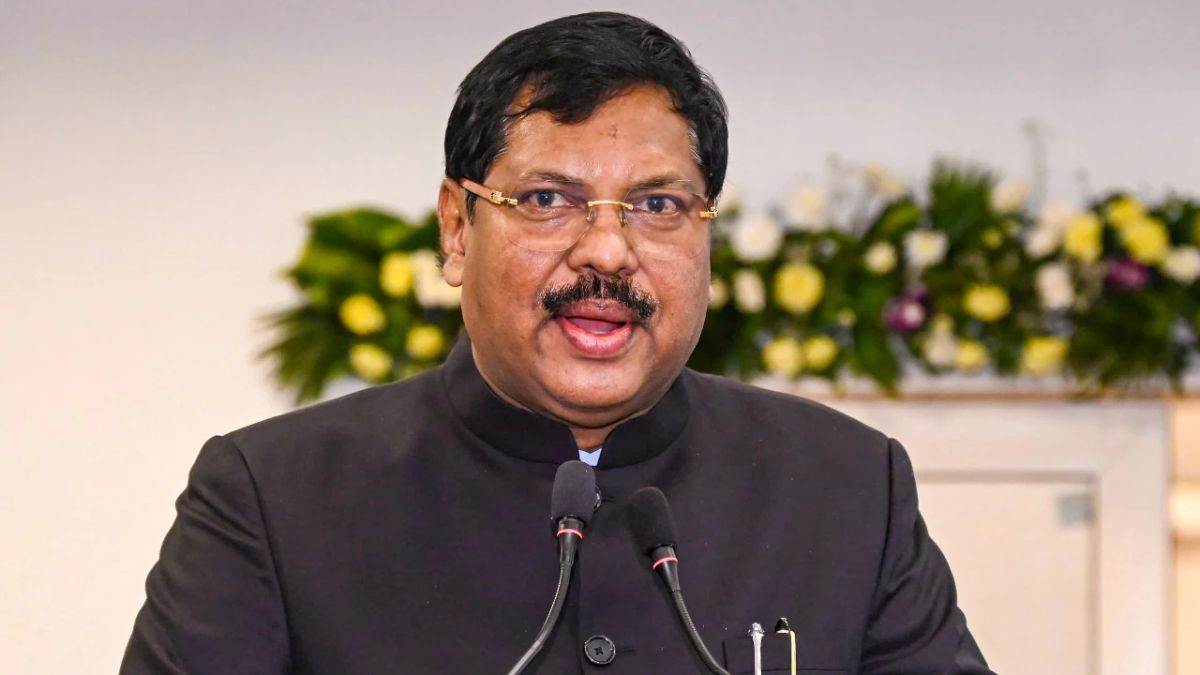 court disrupted man throws object at chief justice gavai in supreme court