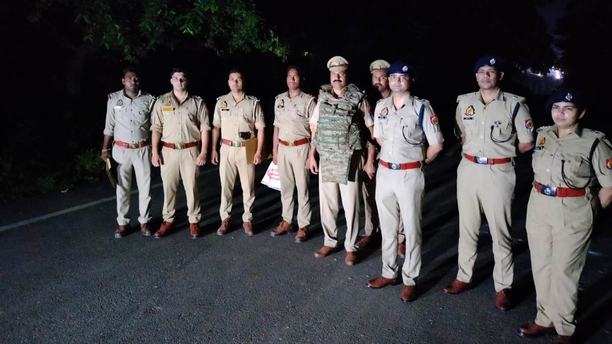 prayagraj encounter criminal arrested after police shootout in mehandauri