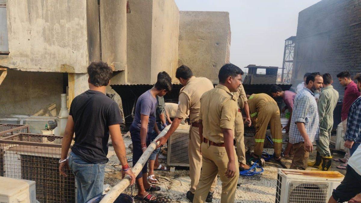 agra news fire at silver factory in namak mandi agra latest update