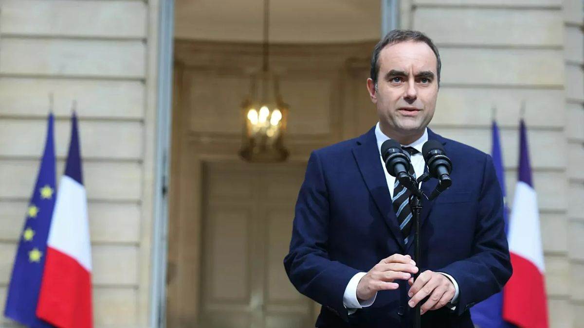 france prime minister sebastian lecornu resigns amid political crisis