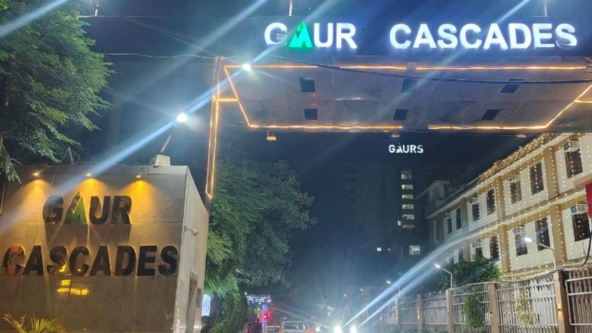 ncr ghaziabad news gaur cascades society faces crisis due to builder negligence