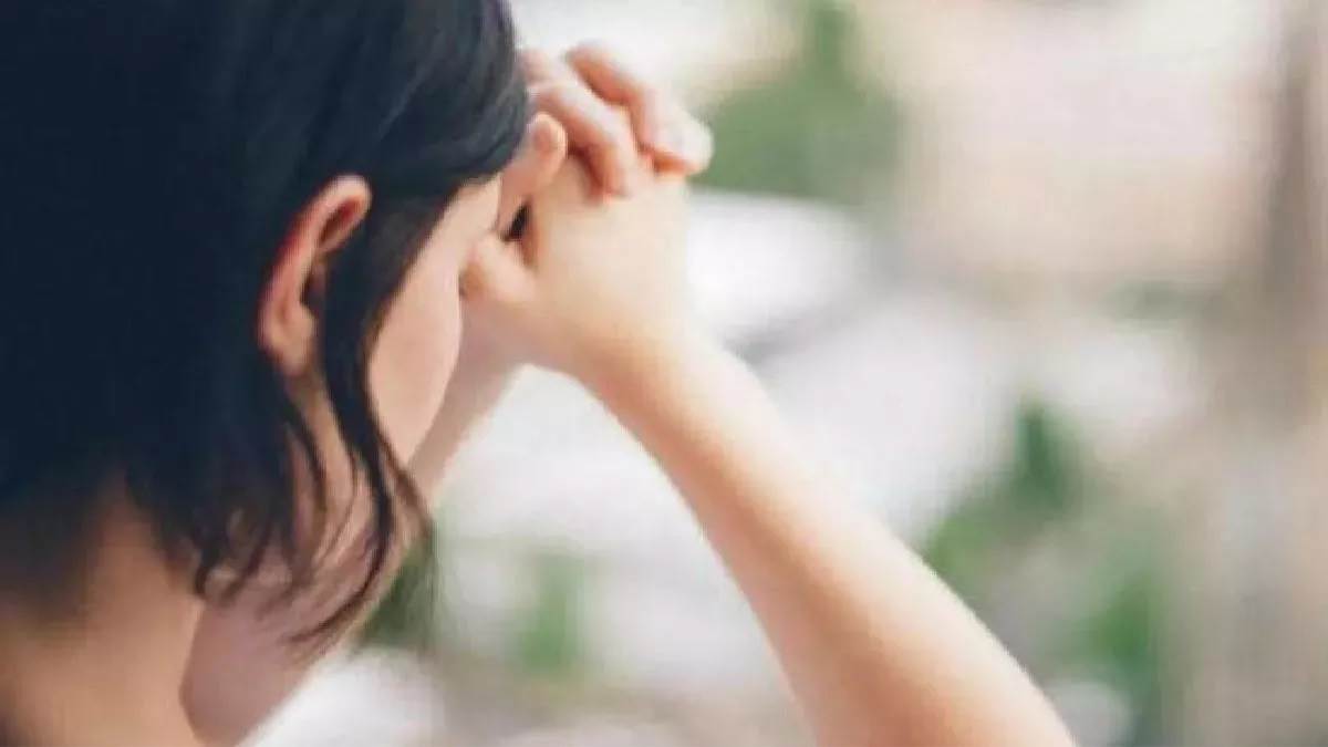 bulandshahar news medical officer accused of harassment and extortion of woman