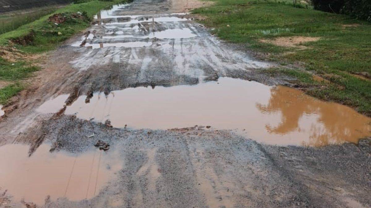 hazaribagh news deteriorating rural roads in vishnugarh cause hardship
