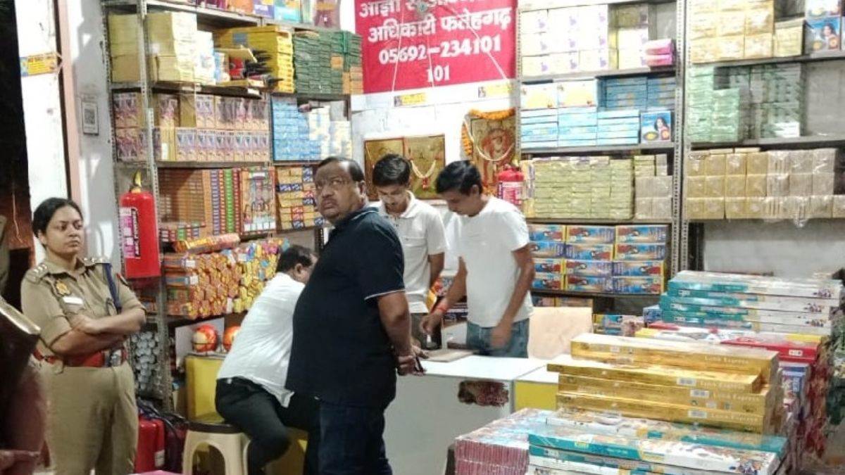 kanpur news city magistrate inspects fireworks shops for license renewal
