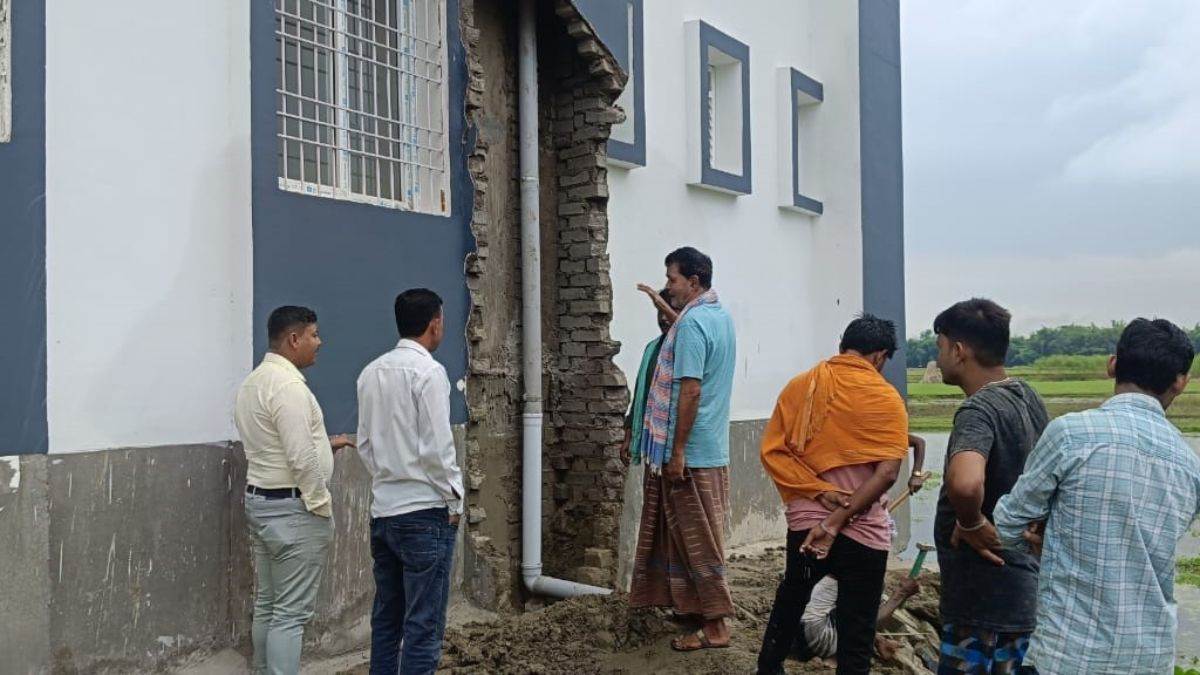 katihar panchayat bhawan collapses after inauguration corruption allegations