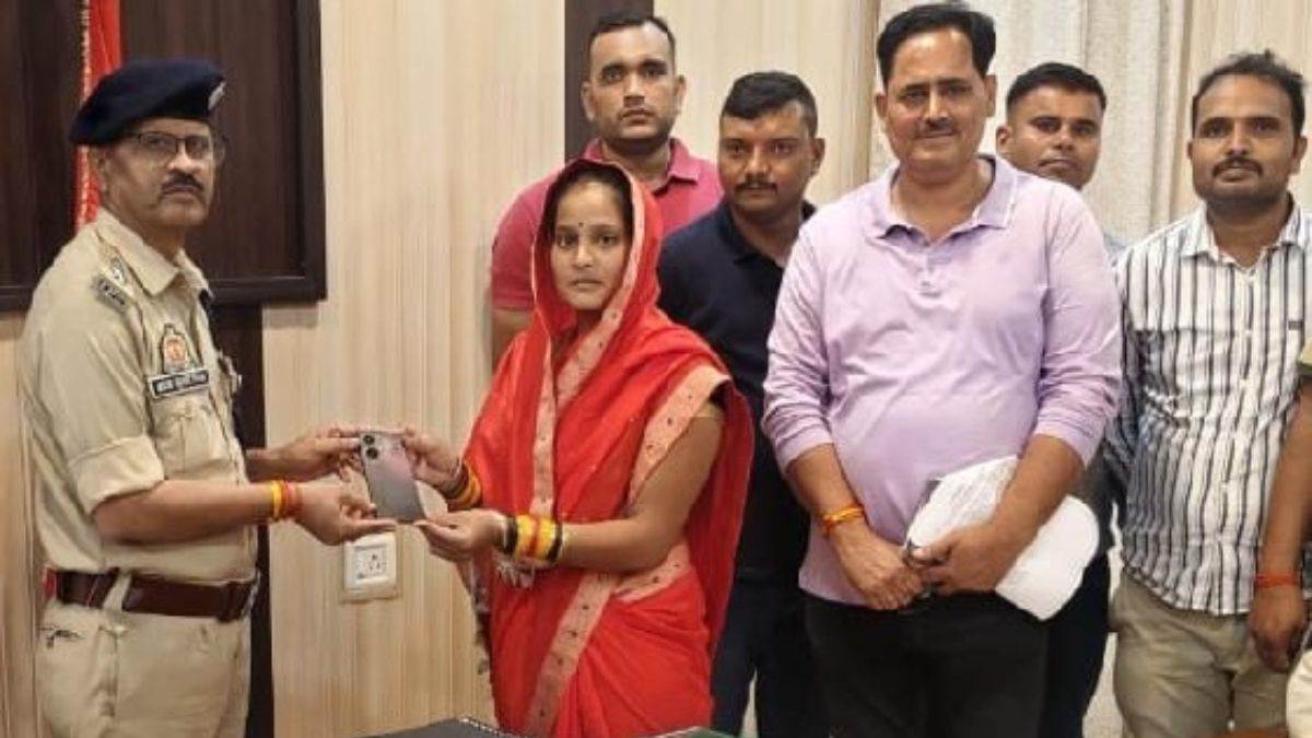 recovered mobile phones in chitrakoot police find lost devices