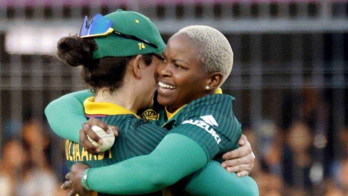 south africa women beat new zealand keep world cup semi final hopes alivetazmin brits