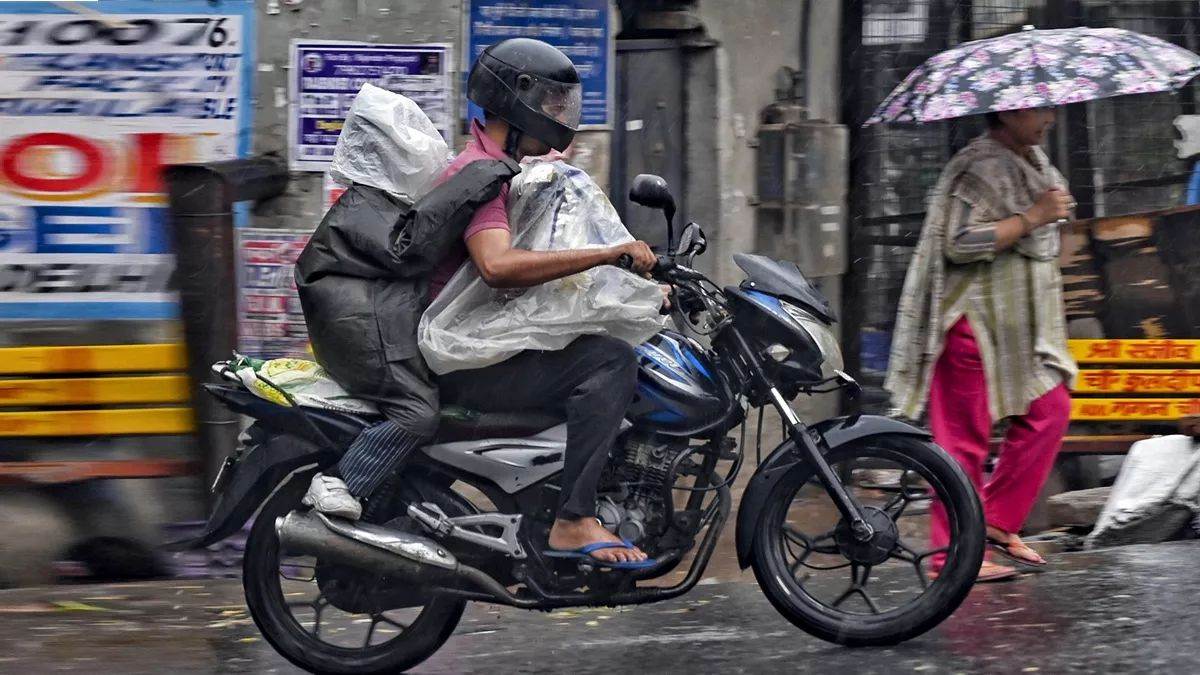 ncr delhi weather update rain thunderstorms and yellow alert