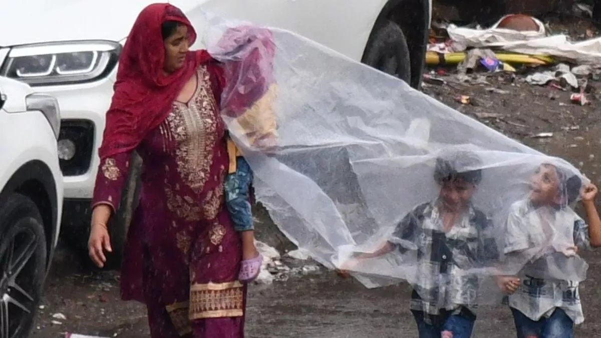 https://www.jagranimages.com/images/newimg/06102025/06_10_2025-rain_news_24072138.jpg