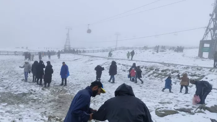 पर्यटन से जुड़े लोगों का कहना है कि पर्यटकों का विश्वास जीतने के लिए अभी और प्रयास करने होंगे।