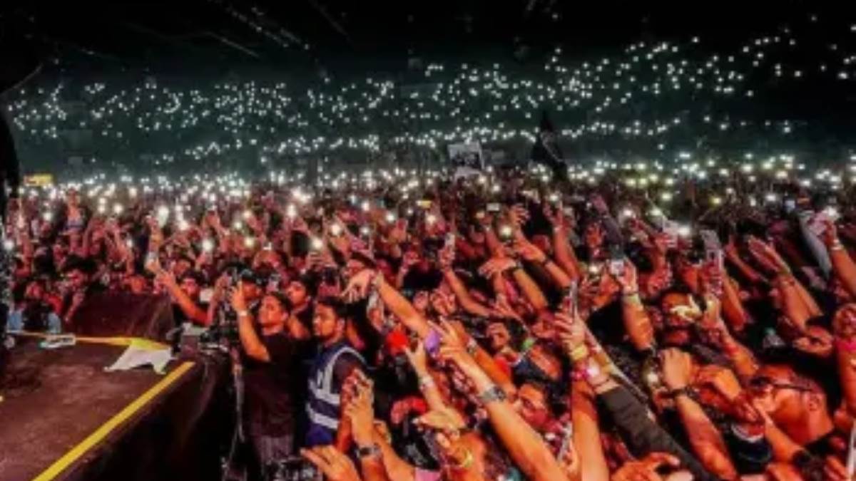 ncr bollywood music show a tribute to amitabh bachchan in new delhi city