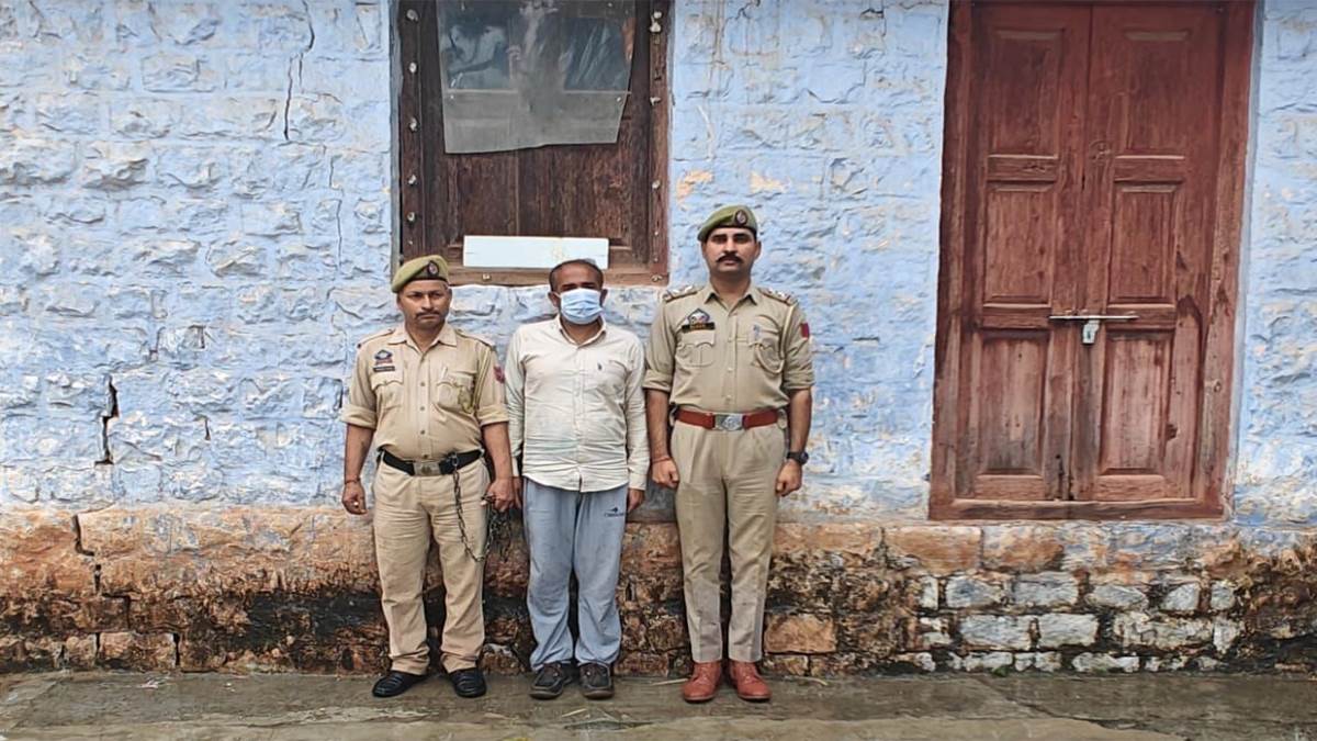 udhampur police nabbed drug smuggler foiled cattle smuggling attempts