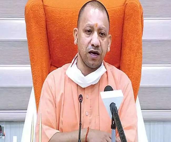 cm yogi adityanath directs officers to be polite with farmers give them training for better use of parali instead of burning it