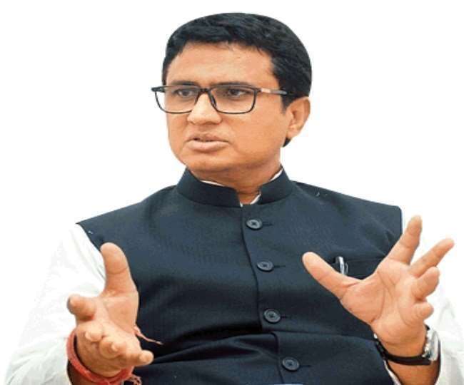 दरों में कमी बिगड़ती स्थिति संभालने की कोशिश: कांग्रेस