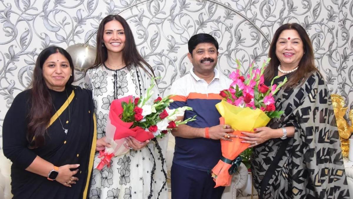 https://www.jagranimages.com/images/newimg/06112022/06_11_2022-actress_isha_gupta_in_prayagraj_23185513_8521830.jpg