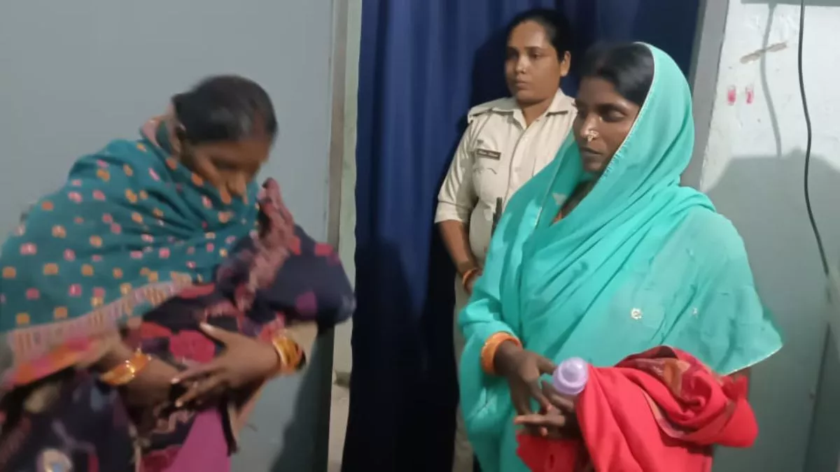 शराबी पति से छुटकारा पाने के लिए पश्चिम चंपारण की प्रसूता ने अस्पताल में नवजात को बेचा - Bagaha News To get rid of drunken husband the mother sells the newborn in