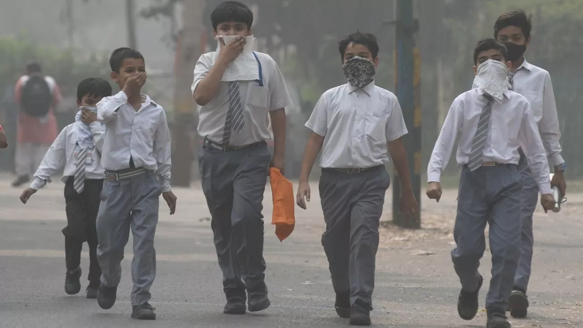 Air Pollution: दिल्ली में प्राइमरी स्कूल फिर खोलने पर फैसला आज, पर्यावरण मंत्री ने बुलाई उच्च स्तरीय बैठक