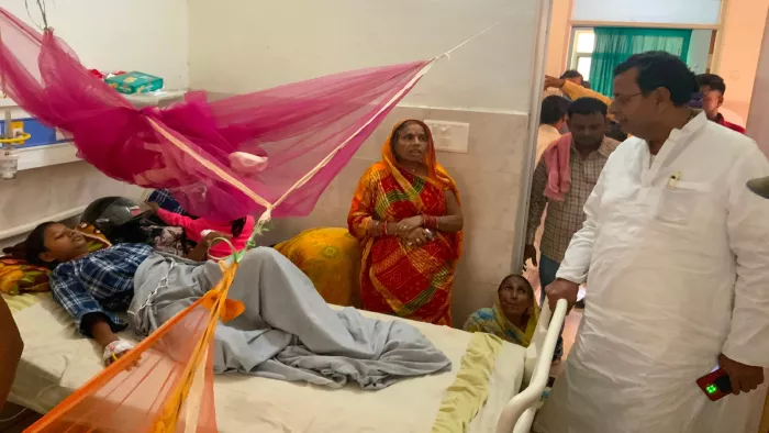 मीरजापुर में मरीज काे भर्ती नहीं करने पर विधायक रत्नाकर मिश्रा ने उपमुख्यमंंत्री ब्रजेश पाठक को मिलाया फोन