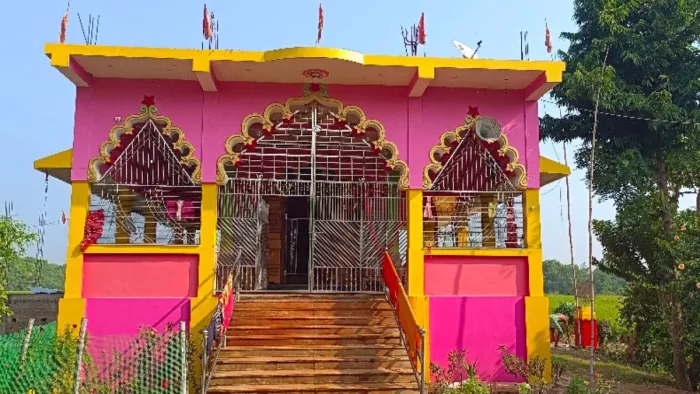 श्मशान घाट में बना हुआ बिहार का अनोखा मंदिर, मन्नत पूरी होने पर देनी पड़ती है बलि