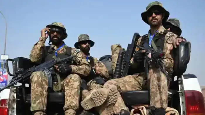 Pakistan: आतंकवादियों के साथ गोलीबारी में सेना के अधिकारी समेत तीन सैनिक की मौत
