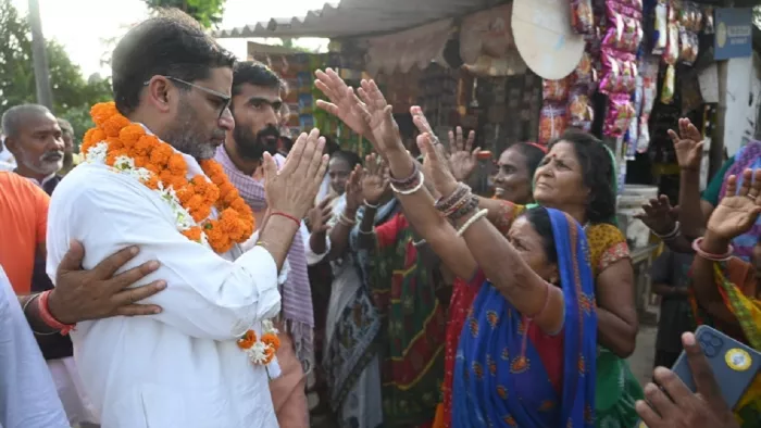 Bihar Politics : प्रशांत किशोर ने बताया राजनीति में सफलता का मंत्र, नीतीश-खरगे की बातचीत पर भी दिया रिएक्शन