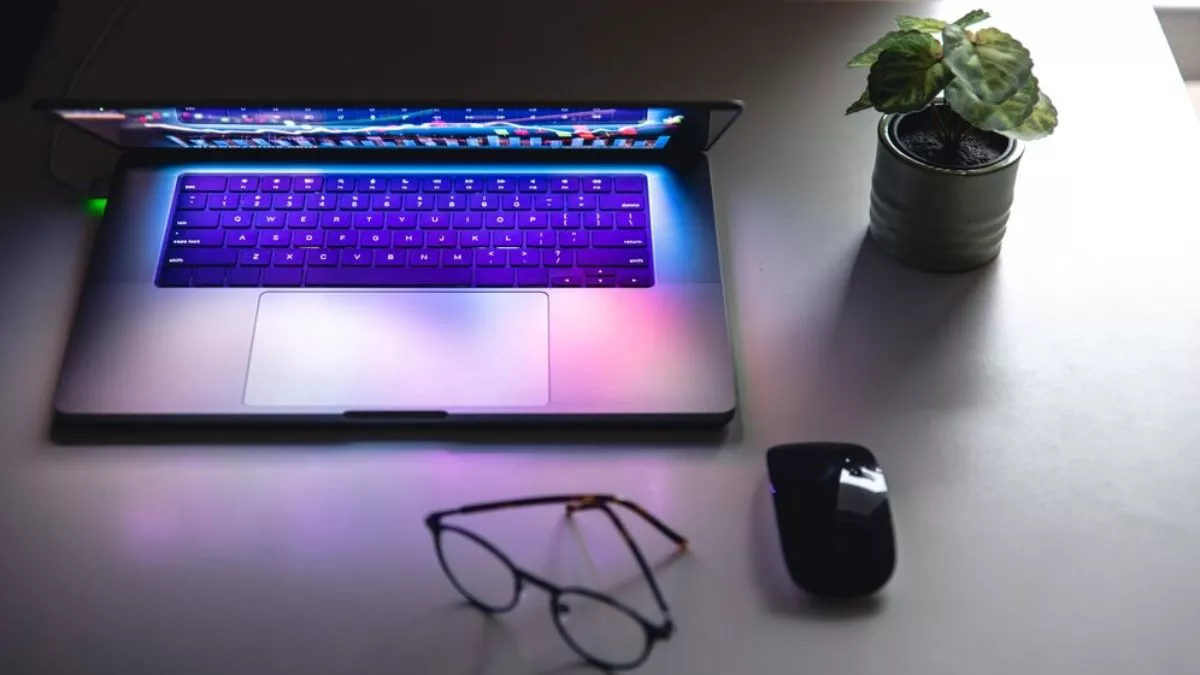 बाप रे!! होलसेल प्राइस से भी सस्ते हैं ये Laptops with Backlit Keyboard, टॉप क्लास है इनके फीचर्स